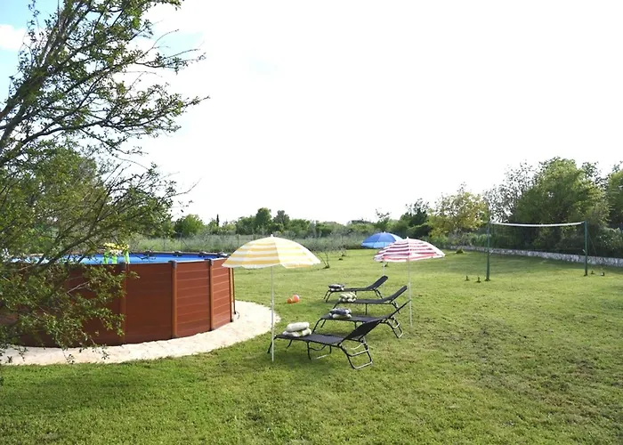 Charming Pool Near Vikendica Pula