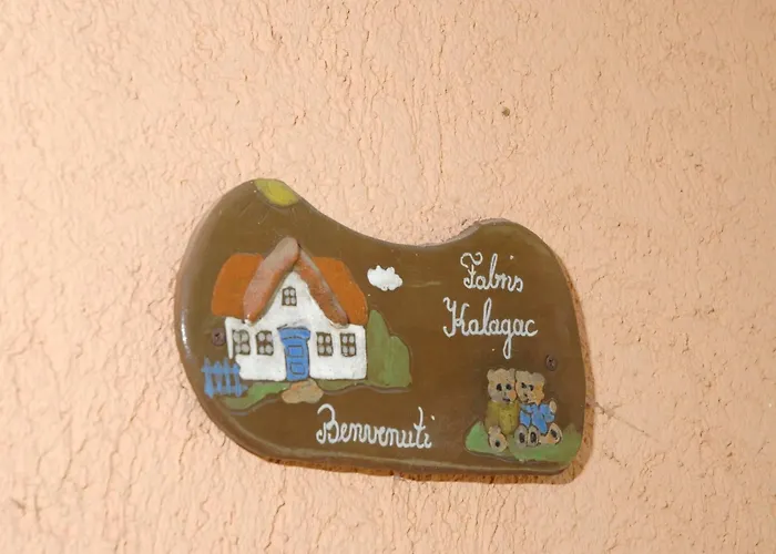 Charming Pool Near Vikendica *