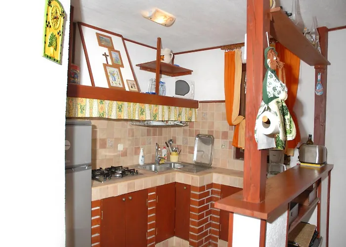 Vikendica Charming Pool Near Pula