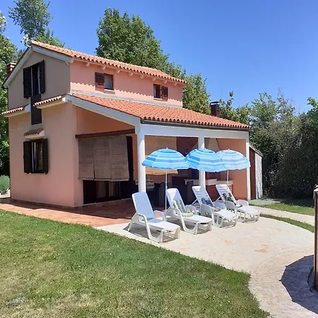 Charming Pool Near