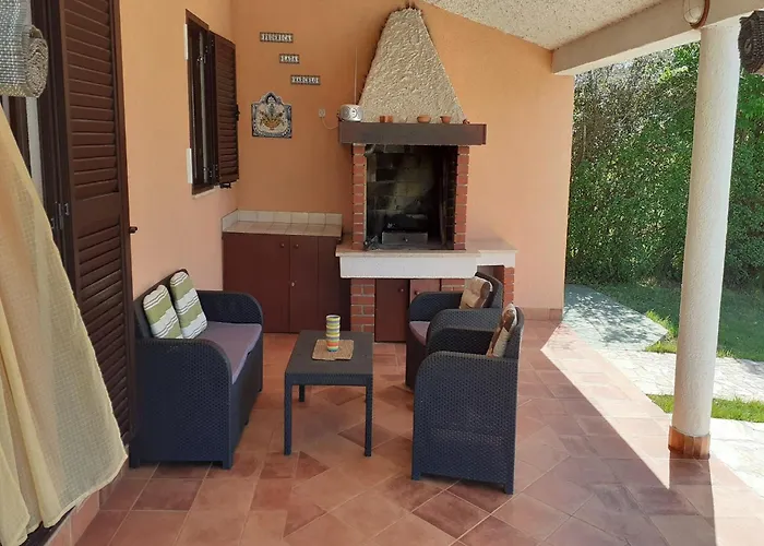 Charming Pool Near 펜션