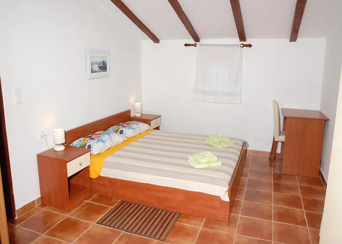 Charming Pool Near 풀라