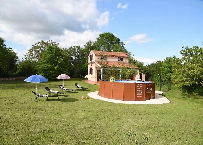 Ferienhaus Charming Pool Near *